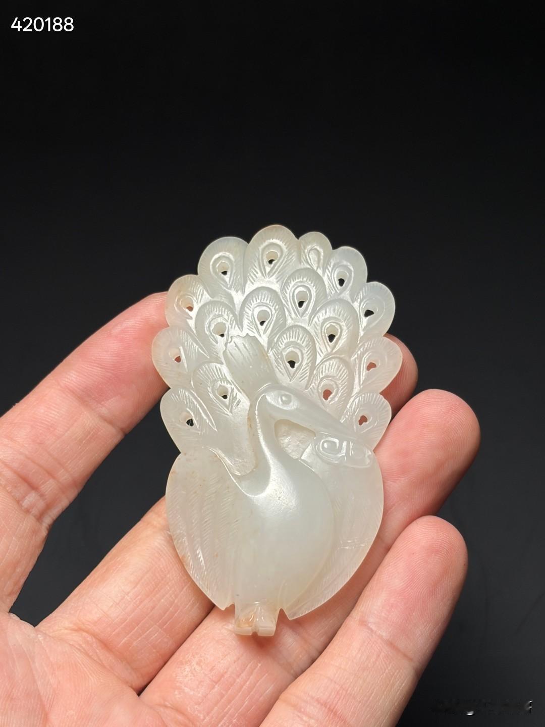 清和田玉孔雀佩
尺寸7.1×4.3× 1.4厘米