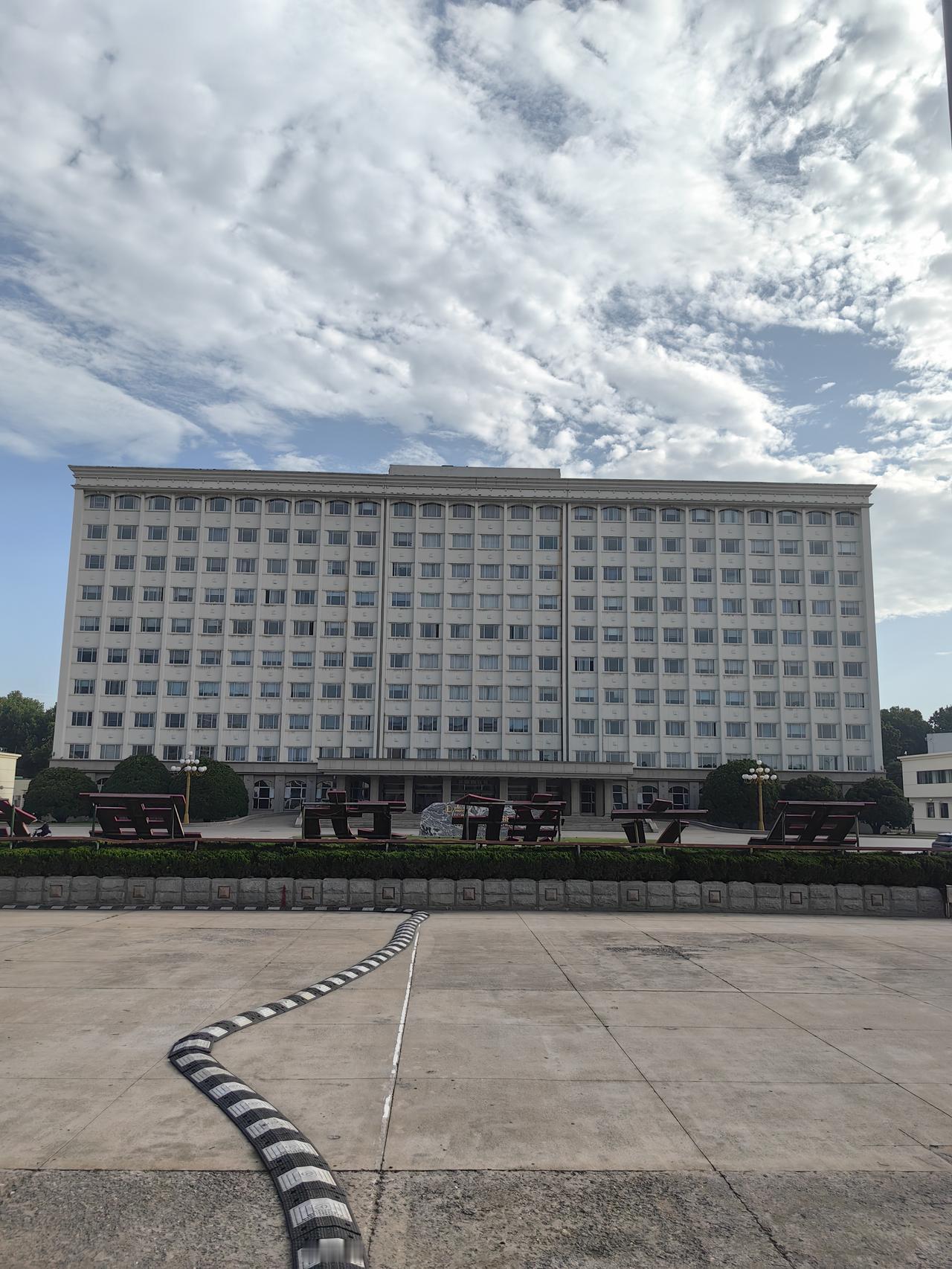 也有赢家，投资股市与打麻将不一样[大笑][大笑][大笑]//@直爽漂流瓶Z1:没