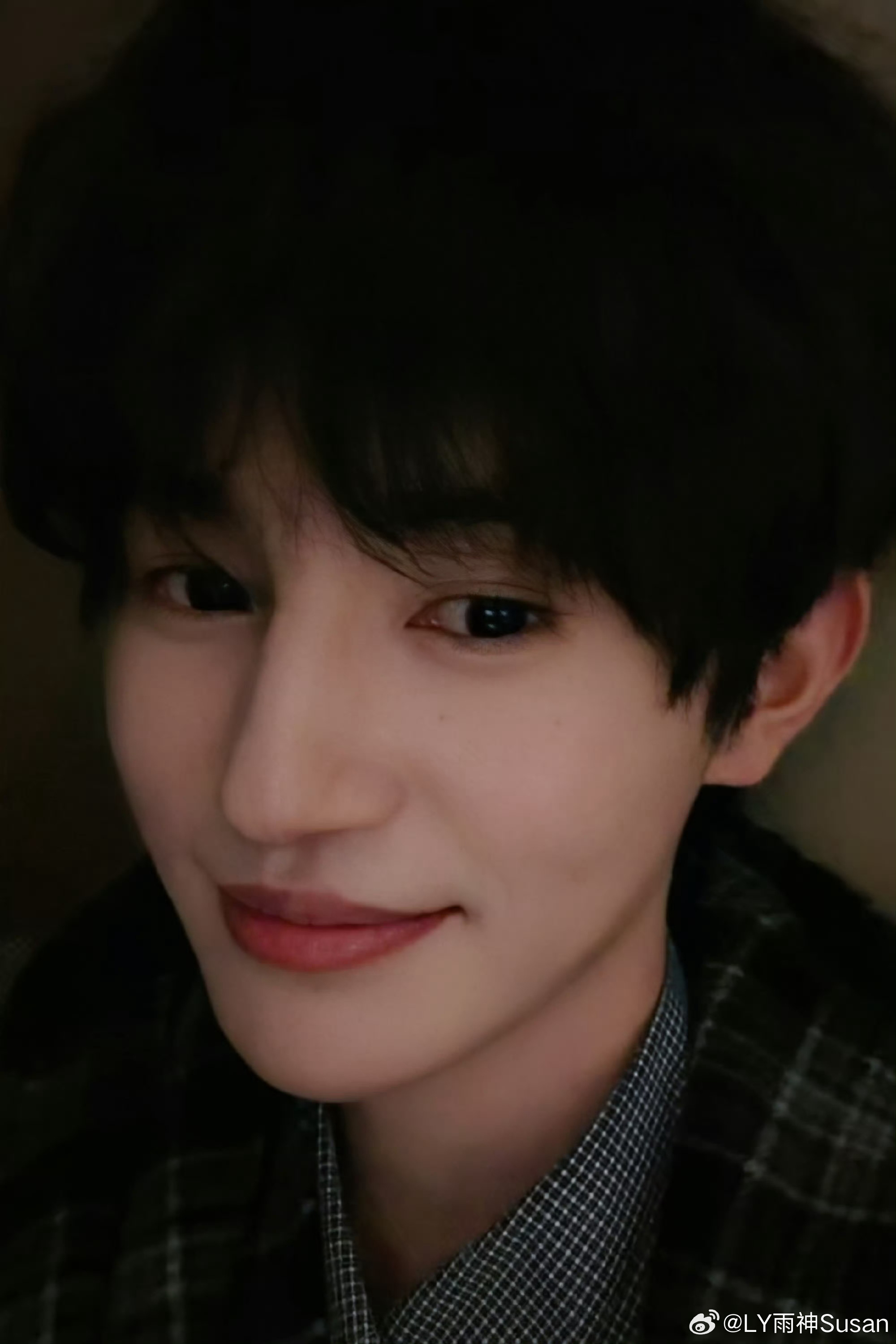 张翅看张杰演唱会哇塞，翅儿去看杰哥的演唱会啦，还和蔡国庆老师合影了耶 