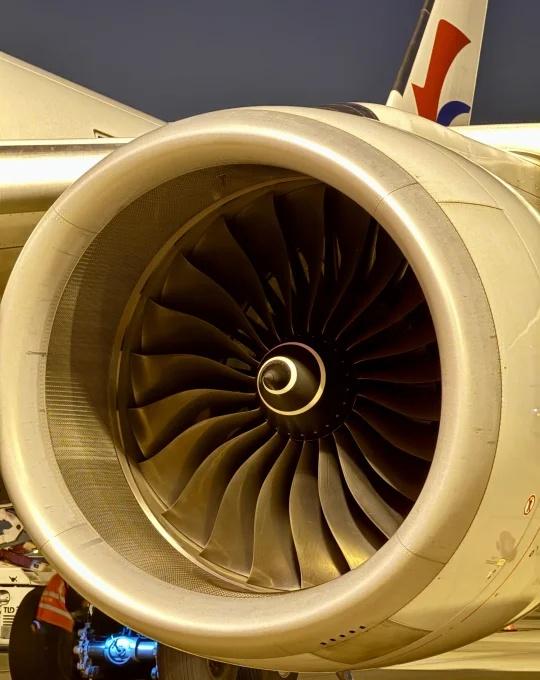 XWB发动机✈️
东航空客a350-900
发动机：罗尔斯·罗伊斯 (Rolls