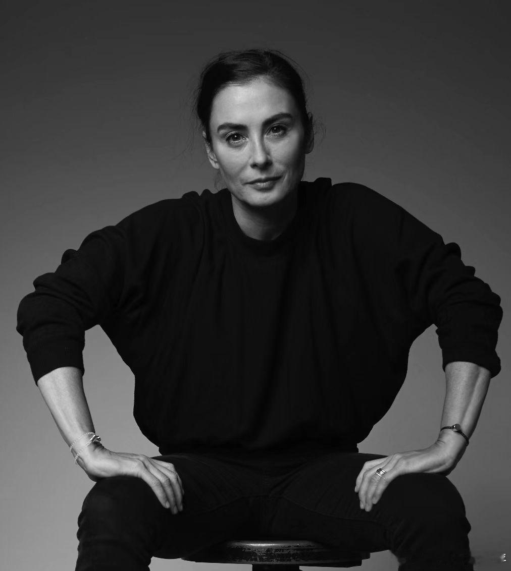 曝华为珠宝级腕表镶嵌99颗钻石国际珠宝设计界的标杆人物Francesca Amf