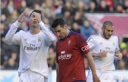 【西甲-C罗助攻伊斯科传射 拉莫斯红牌皇马2-2客平】北京时间12月15日，13