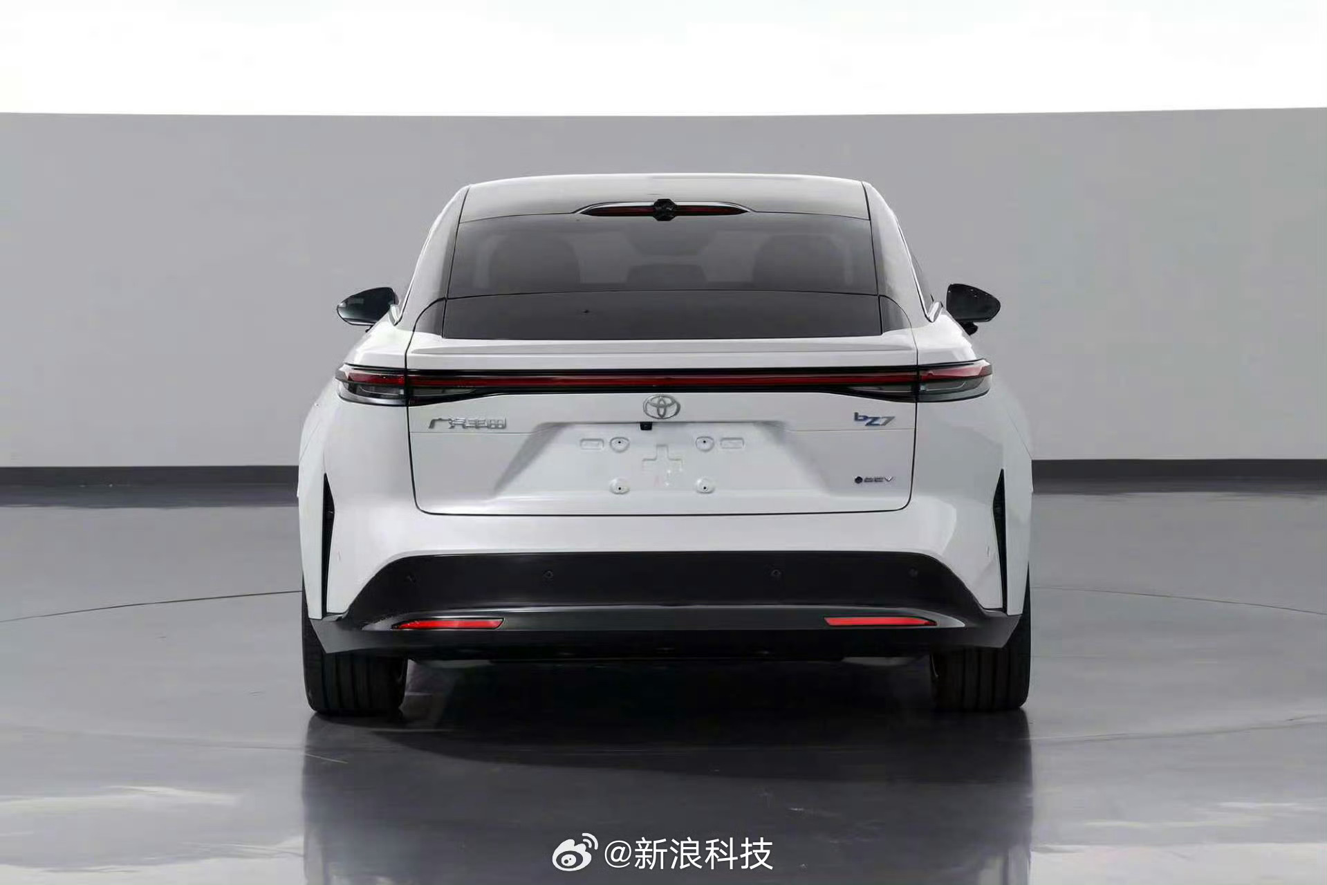 每月一度的工信部“新车公示”又来啦～广汽丰田的纯电旗舰轿车铂智7也跟着9月这批新