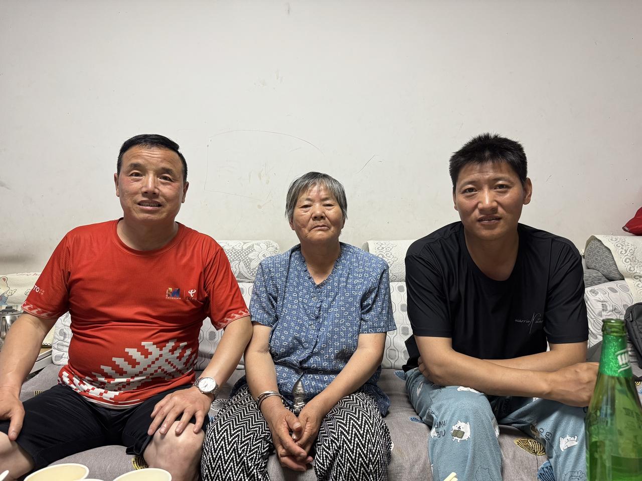迟来的团聚，十七年才能实现！