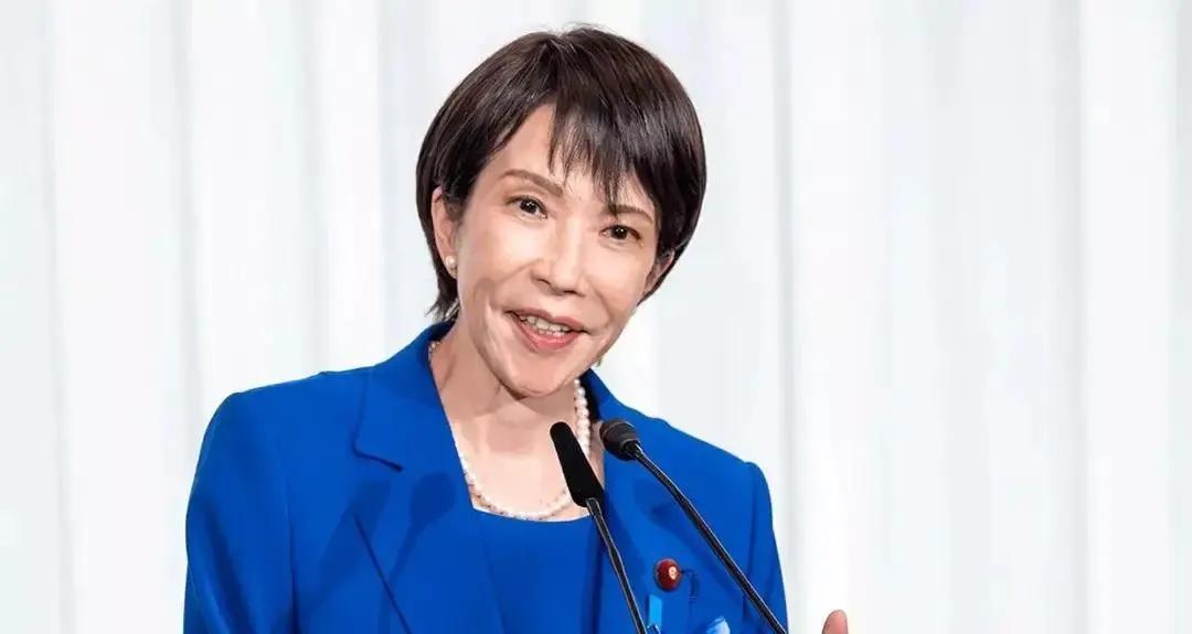 日本现在是真的慌了。

防卫白皮书草案里明里暗里盯着东方大国，嚷嚷着要拉盟友抱团