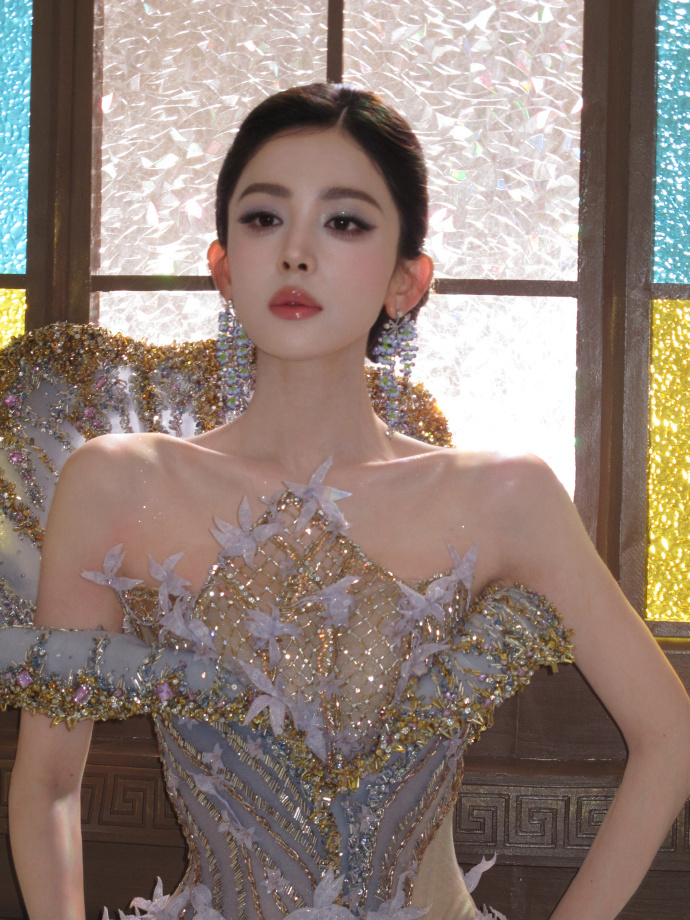 娜扎[超话] 就这样完美展示天资 ​​​