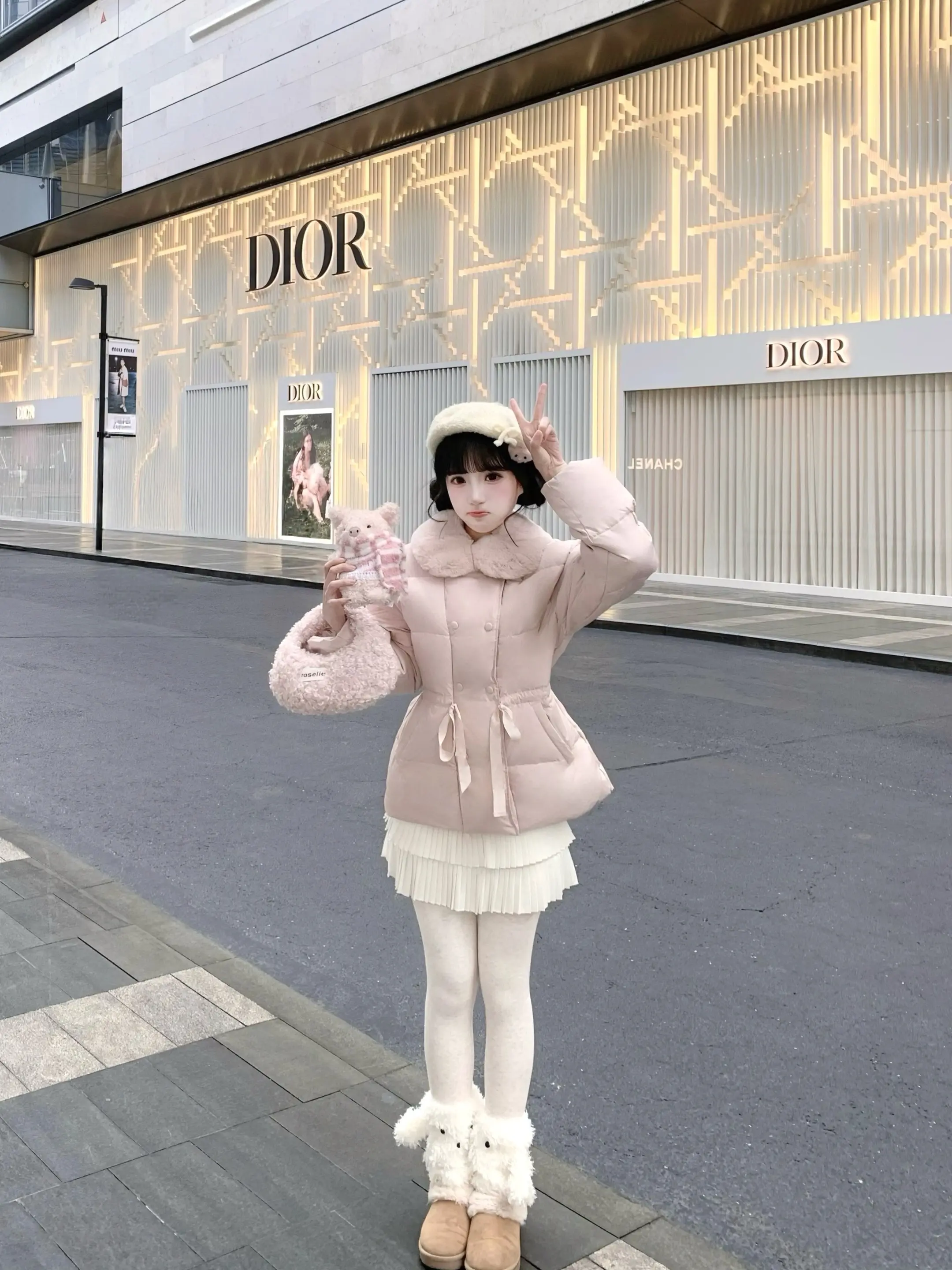 🎀这个冬天我就这样穿♡＞₃＜♡。粉色羽绒服好软妹纸