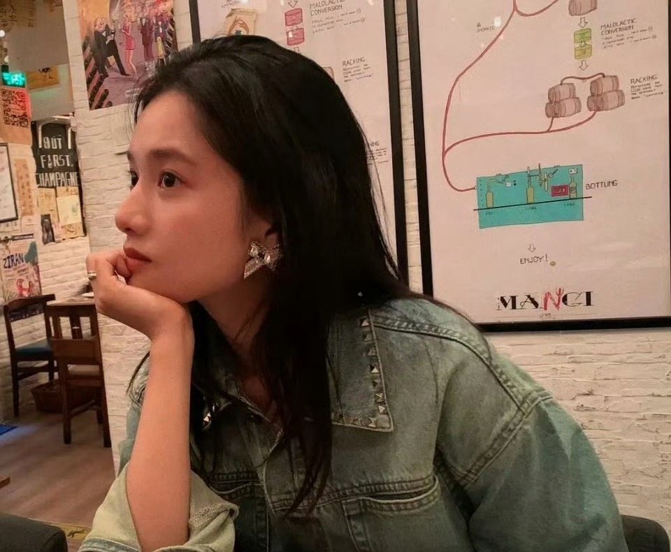 张婧仪姐姐营业了，好美啊 