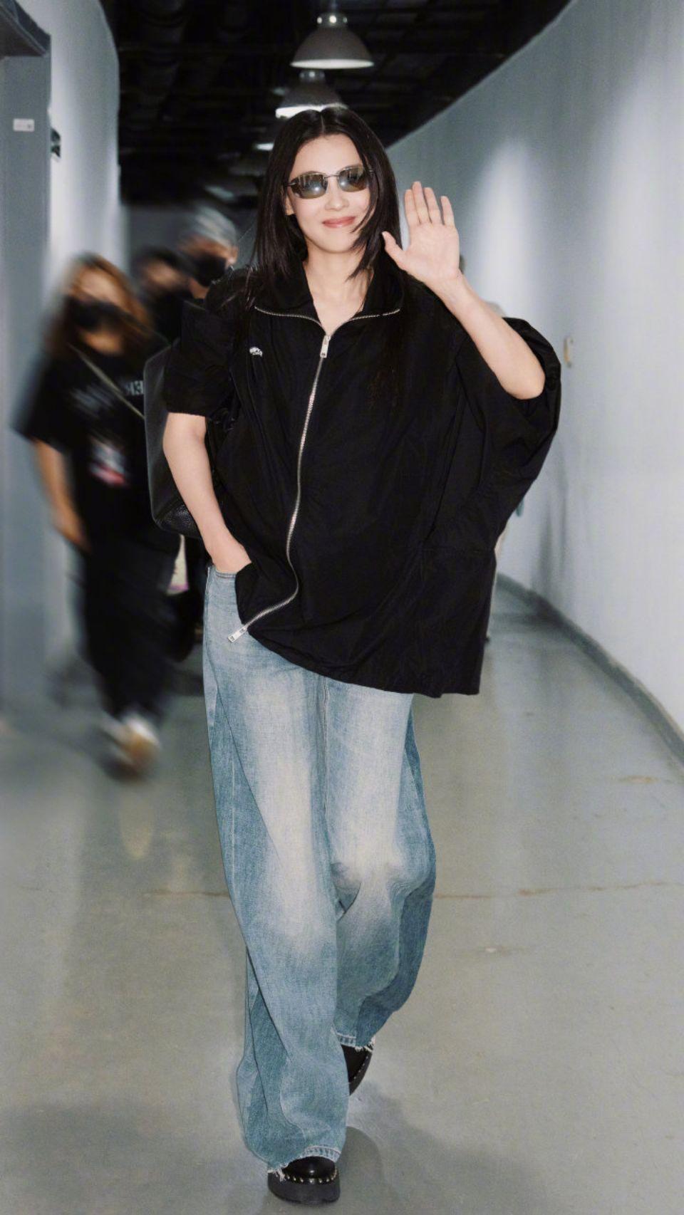 张柏芝 松弛感穿搭 私服种草 明星日常穿搭 港风气质