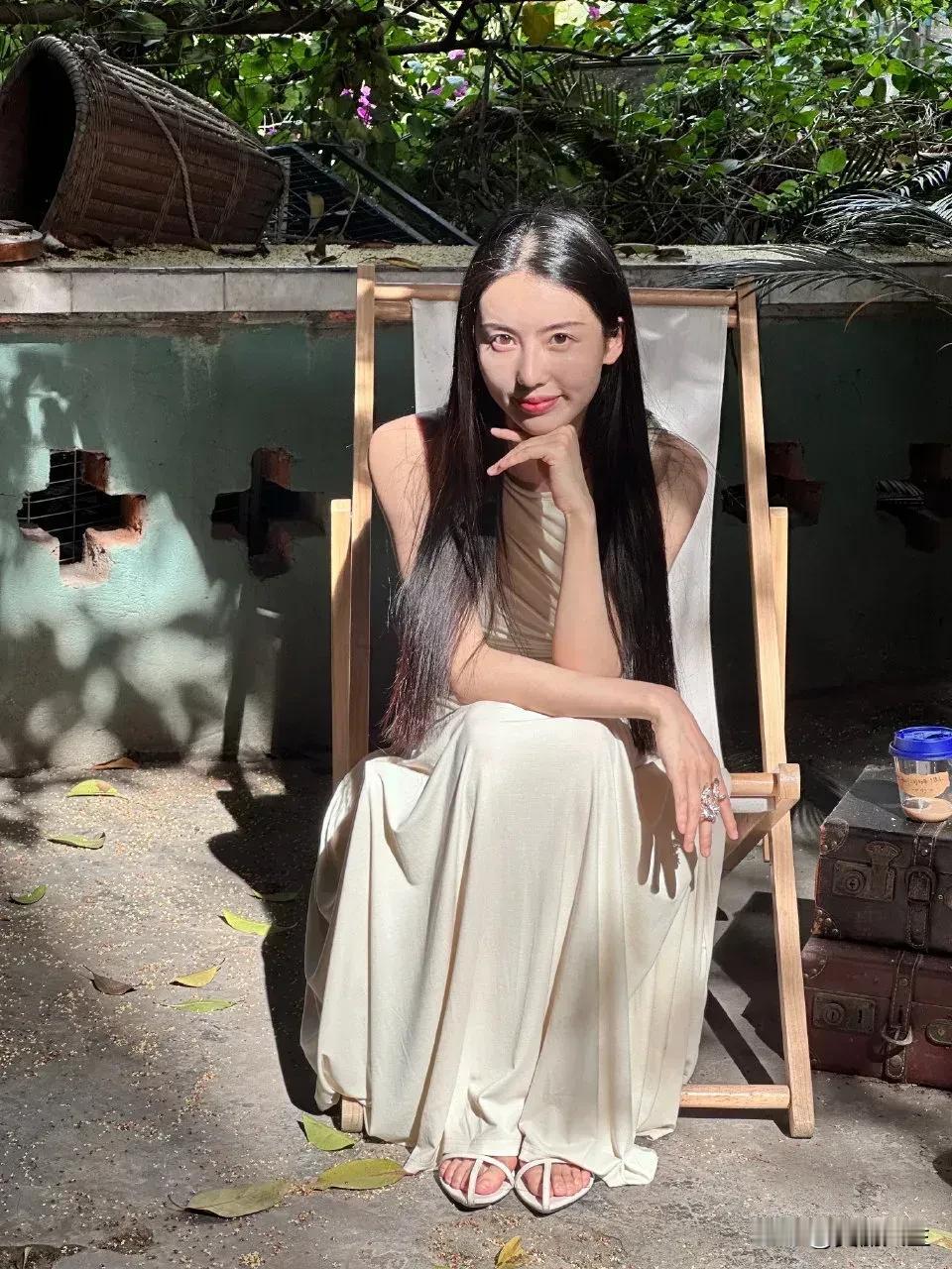 [月亮][月亮]
不浪费今天的快乐，
不预支明天的烦恼，

当太阳升起，我们都要