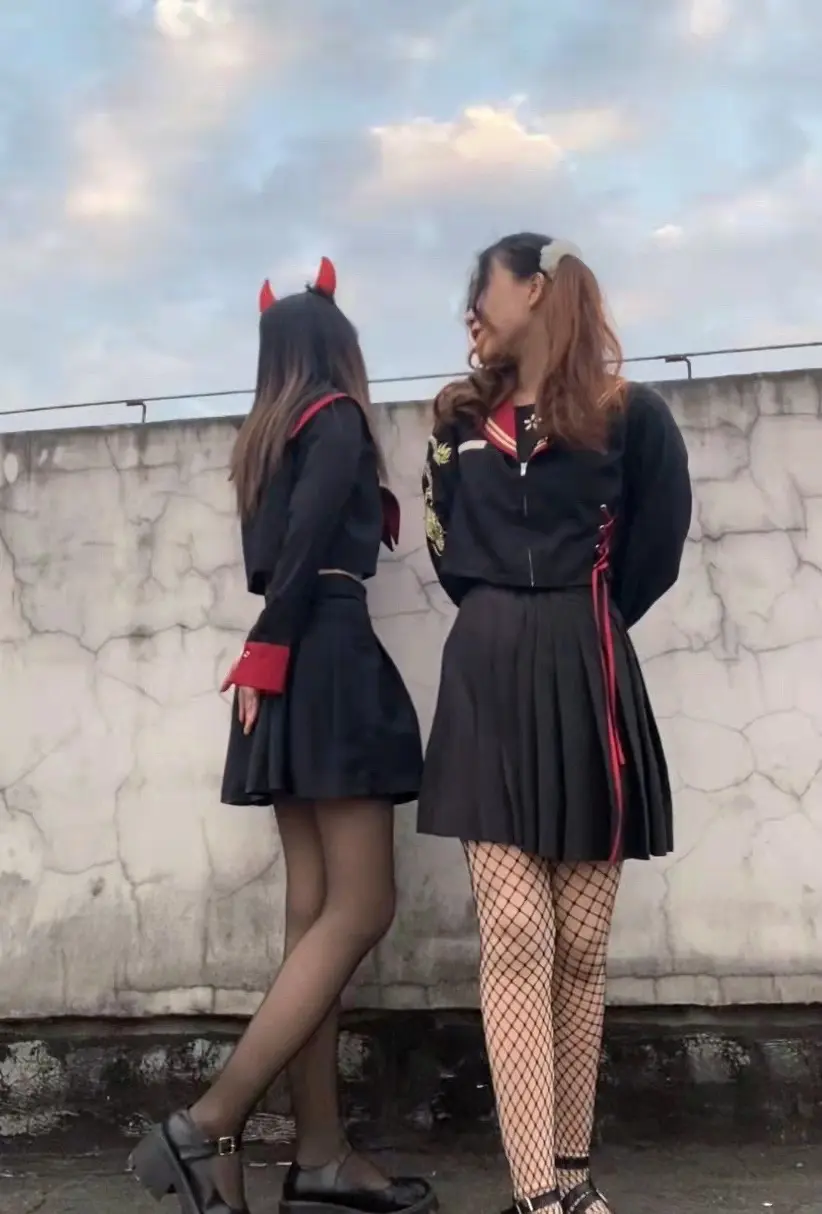 感情有什么好讲 谁在你需要的时候出现就是对的人