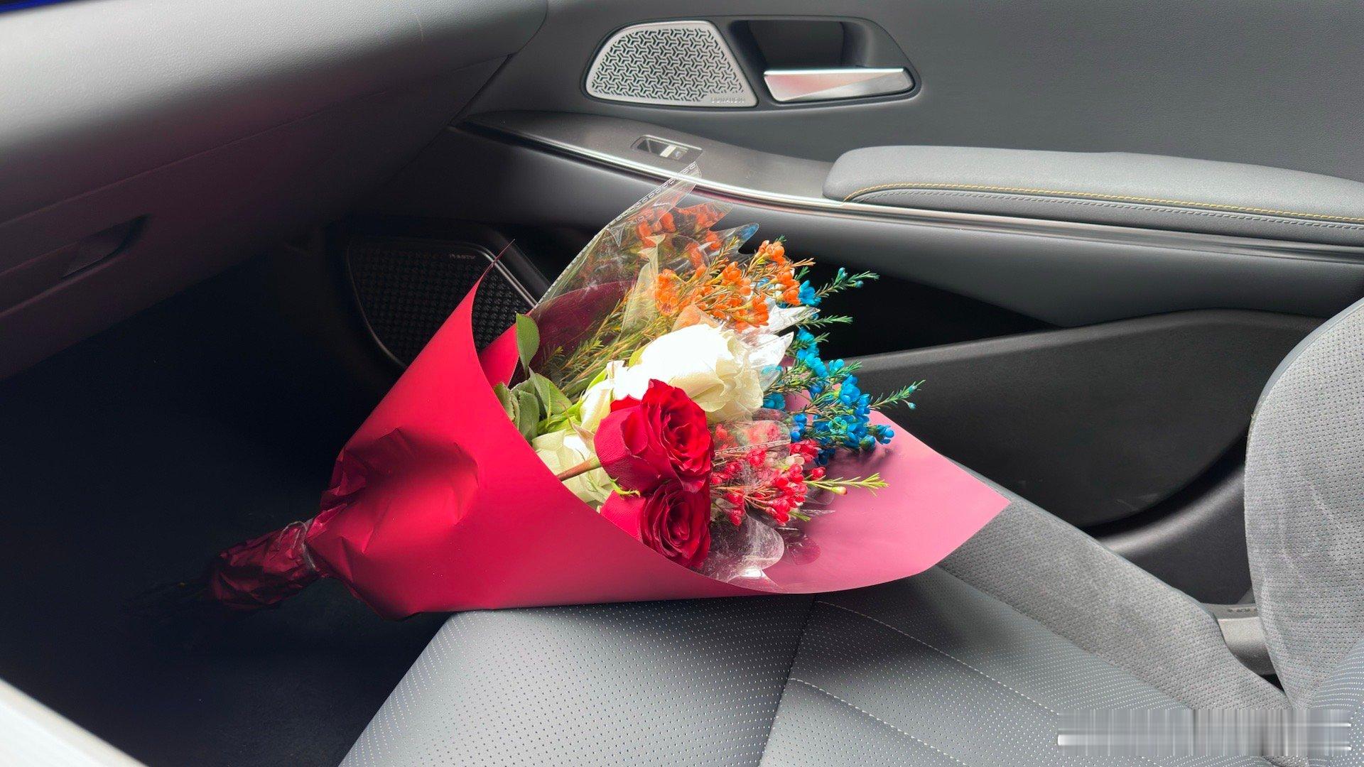 突然发现朋友圈没人晒花了那就让热搜热不起来吧