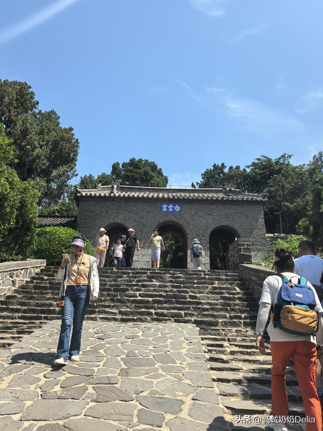 人间仙境蓬莱阁一日游
滴滴顺风顺利到达蓬莱阁景区，从振扬阳门乘坐景区观光车，60
