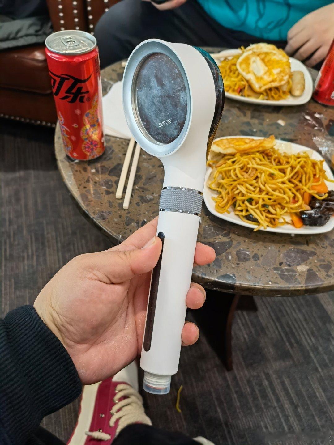 没有水，就举会这花洒，感觉神清气爽了  108块不白花！ ​​​
