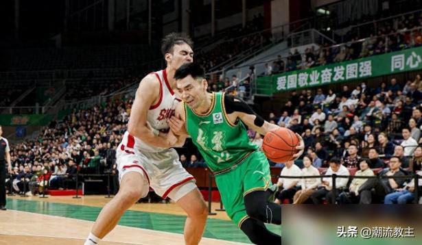 辽宁男篮，一口气换了7个外援，差点把自己干出季后赛。这个操作，就离谱。
奥利弗