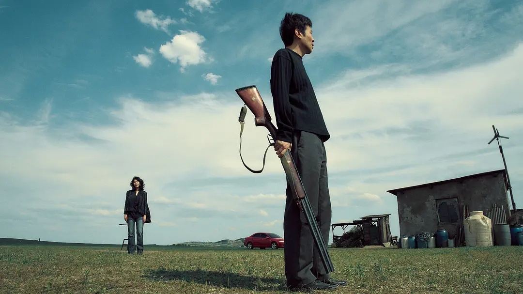 《森中有林》从五一档撤出了，改到了5月23日上映。但本周末和五一期间还是安排上了