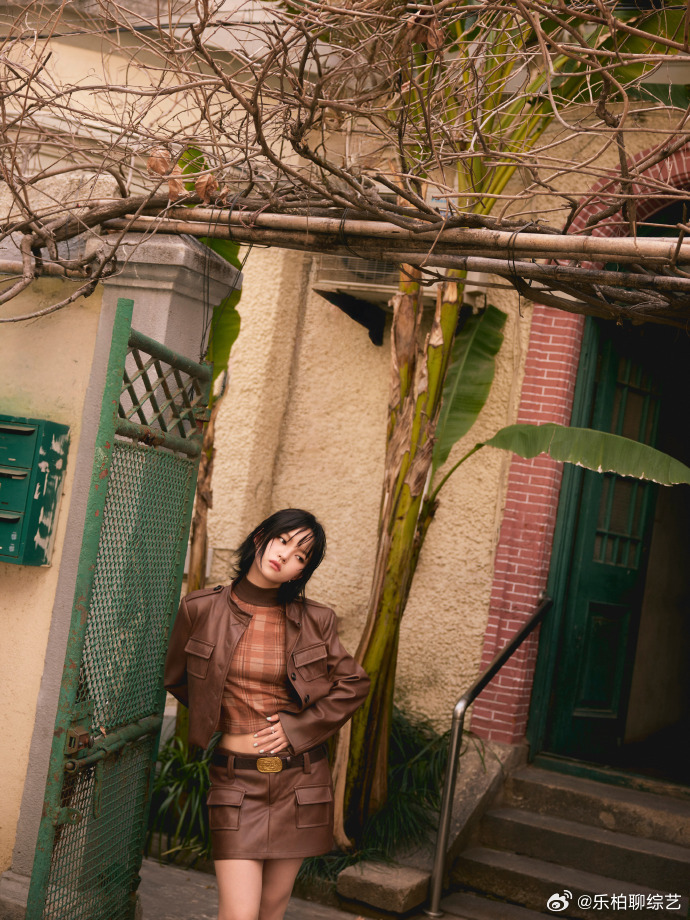 兰西雅美拉德look兰西雅变美了看到兰西雅的美拉德look就被惊艳，妥妥的大美女