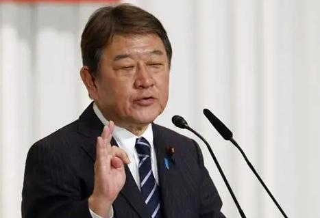 日本现在很痛苦，因为是他们签署了南海仲裁10周年联合声明，这等于他们认为太平岛不