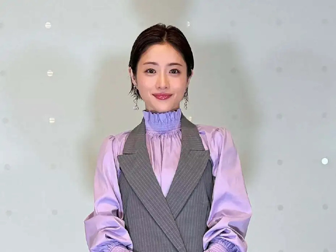 石原里美老公正面照  石原里美老公近照  石原里美老公新正面照曝光，是知名投行高