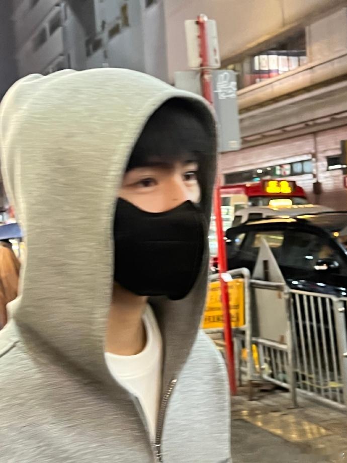 张凌赫11月plog  张凌赫一条plog告别十一月  张凌赫 11 月，在磨砺