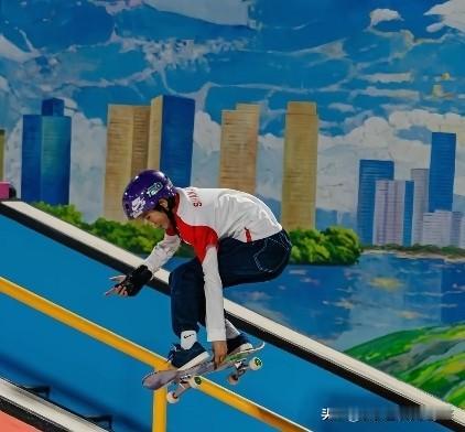 有志不在年高！
15岁崔宸曦全运会滑板比赛夺冠。
记忆中的崔宸曦妹妹还是奥运会上