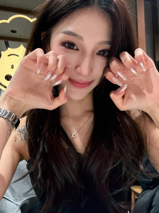 美女感很重的美甲💅