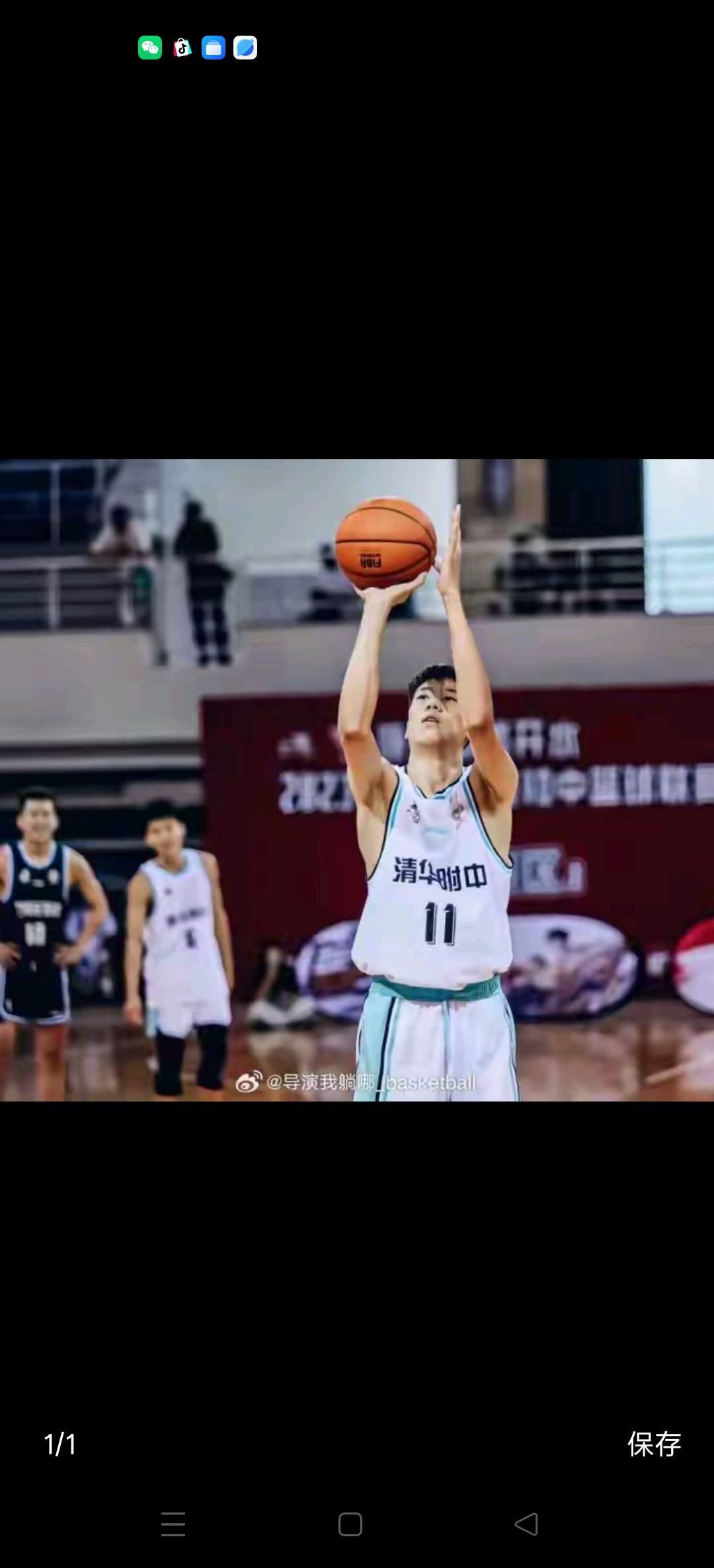 姚清源最近代表辽宁青年队参加了一系列热身比赛，2米03的身高在同龄选手中十分醒目