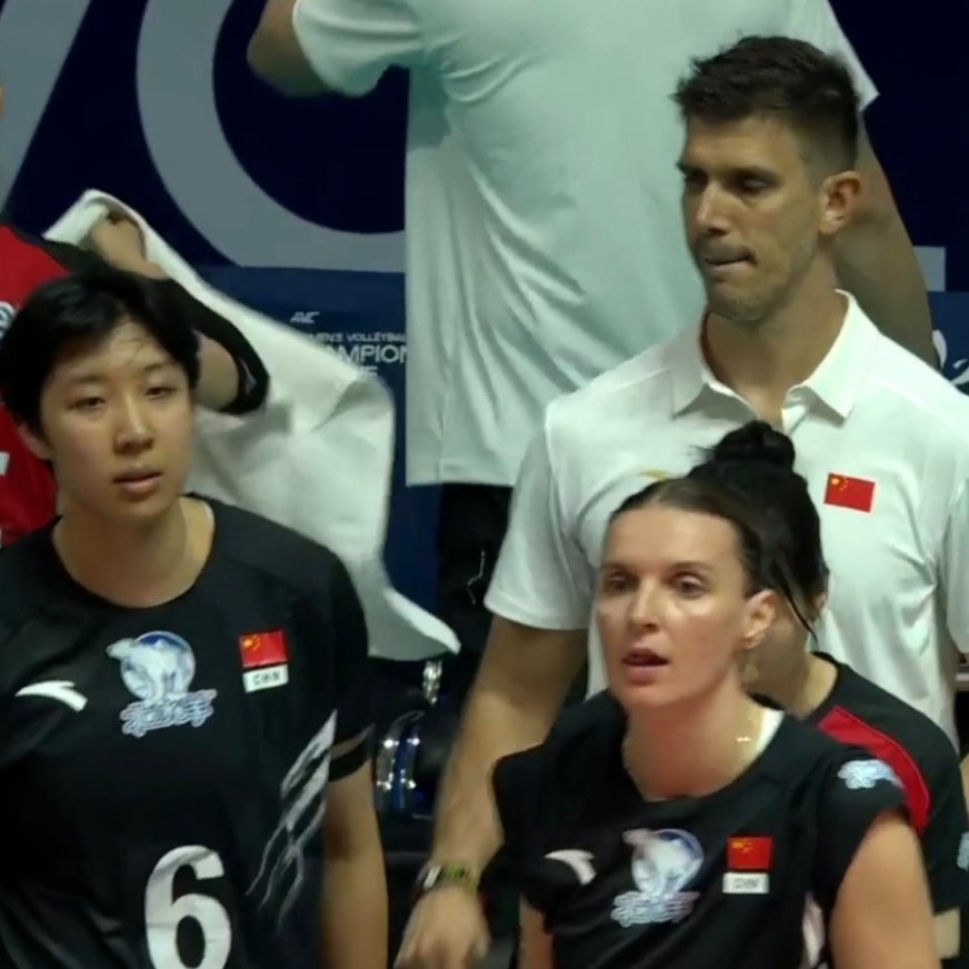 中国女排北京女排的新教练：意大利人穆索🇮🇹，之前是北京青年女排的主教练。20