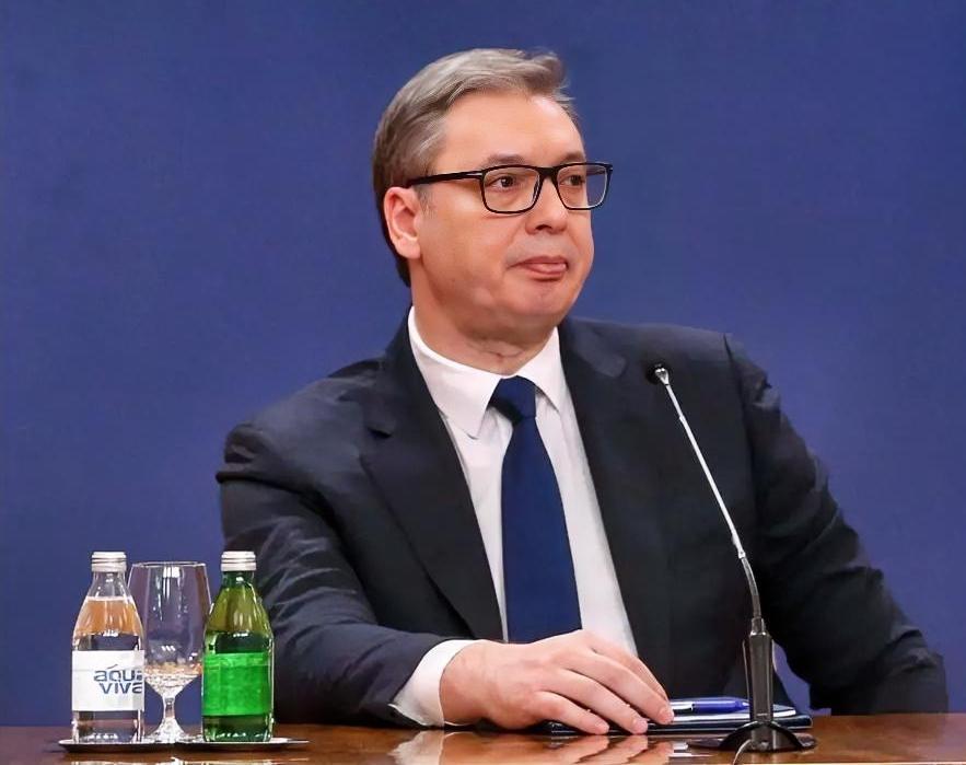 塞尔维亚可能损失15亿欧元的欧盟资金，其中一个原因是其与俄罗斯的密切关系。
虽然