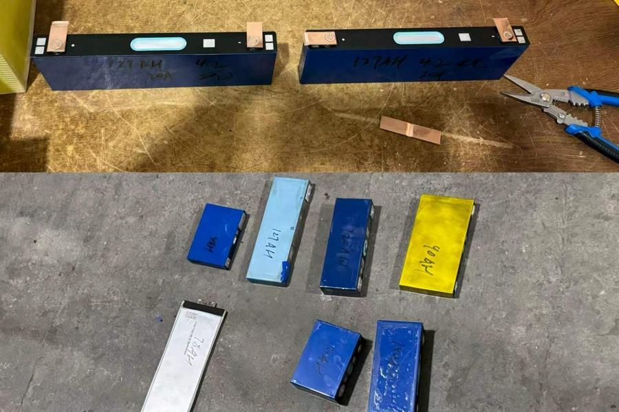 近期，浦东警方在工作中发现，有人在微信朋友圈和直播平台公开叫卖所谓“续航翻倍”“