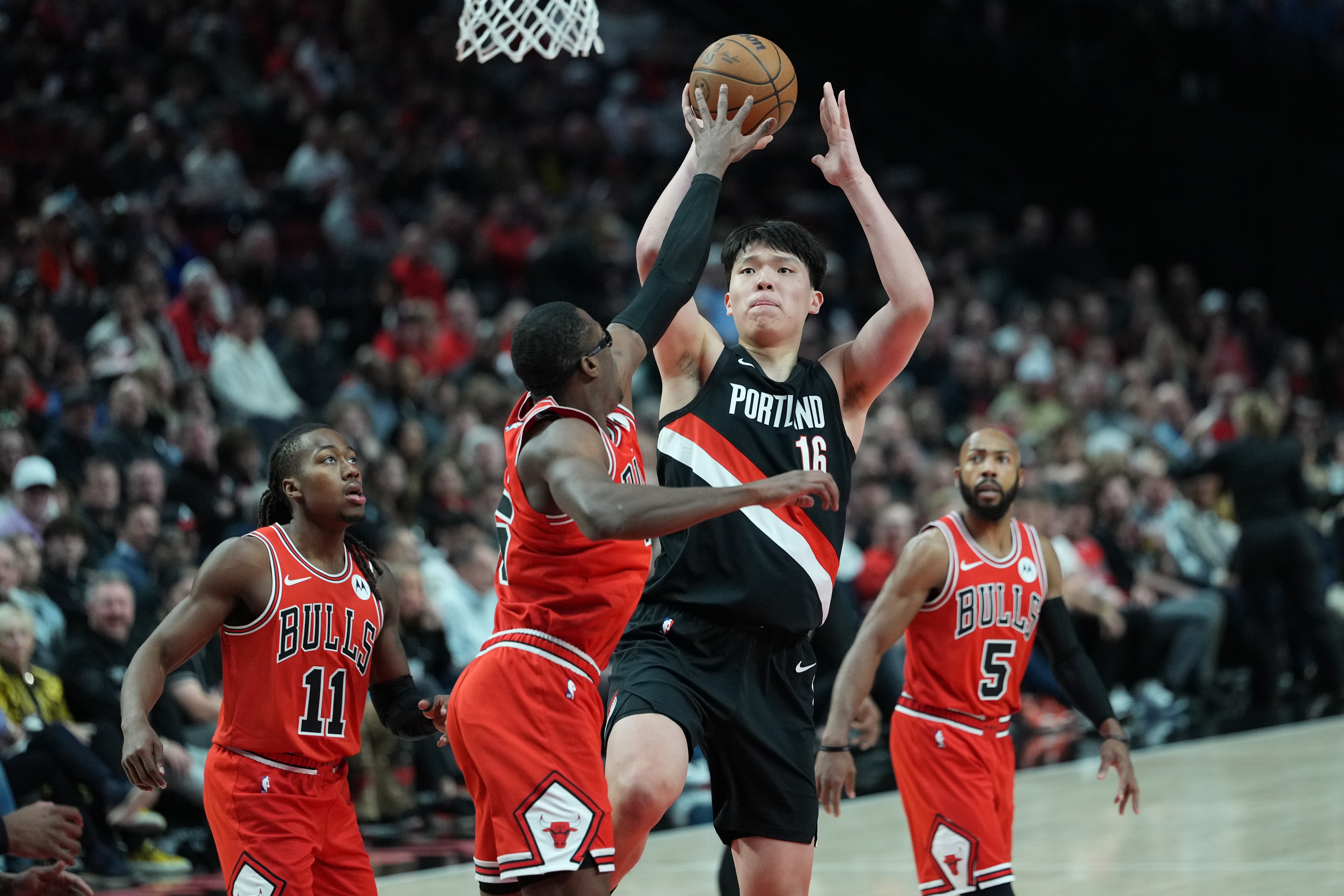 杨瀚森出战7分56秒，4中1拿2分2板1助。下半场略显迷失 克林根暴抢生涯新高2