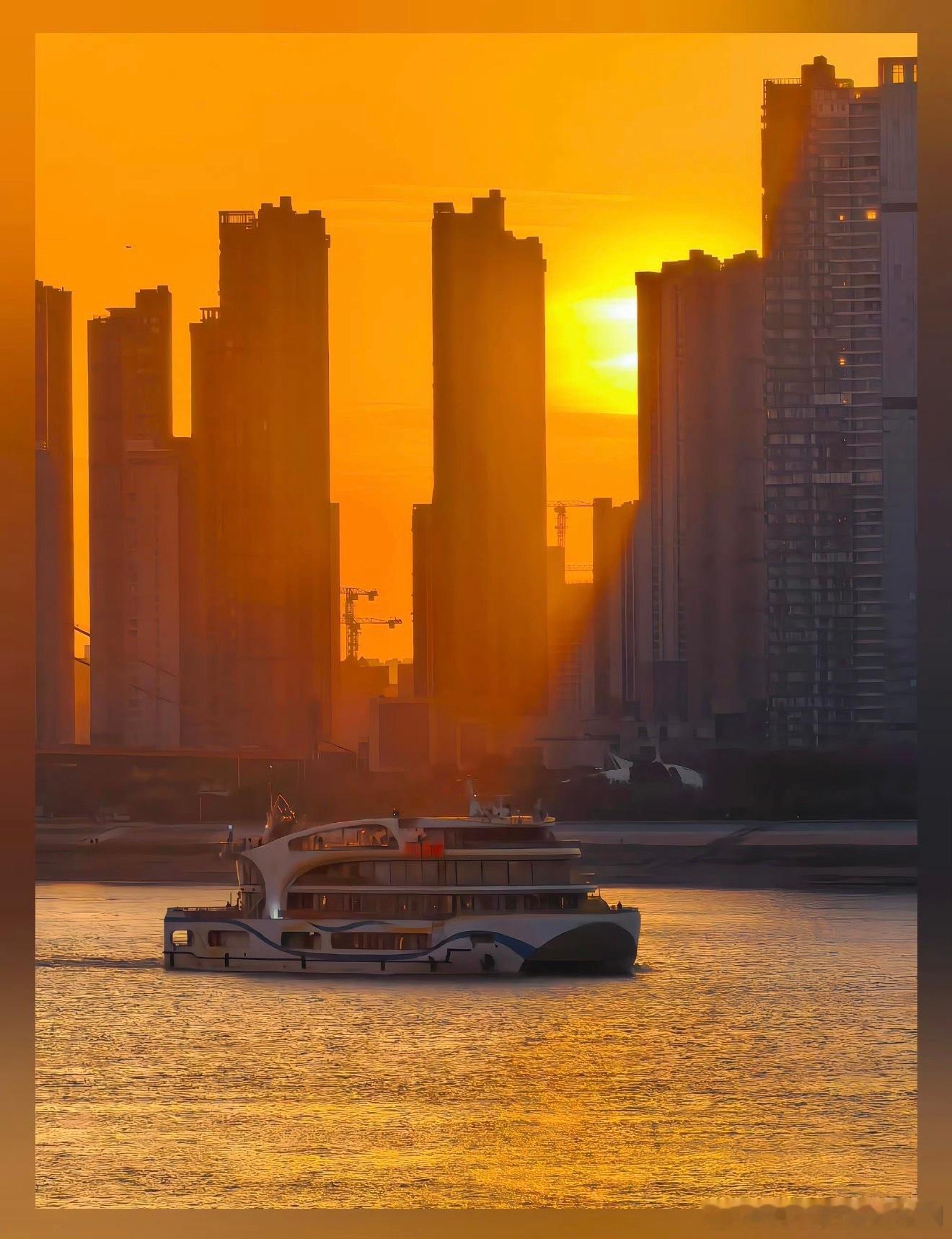 新的一周再坚持几天就放假了✌️五一假期，我一定要连续睡五天连续两周上四休三