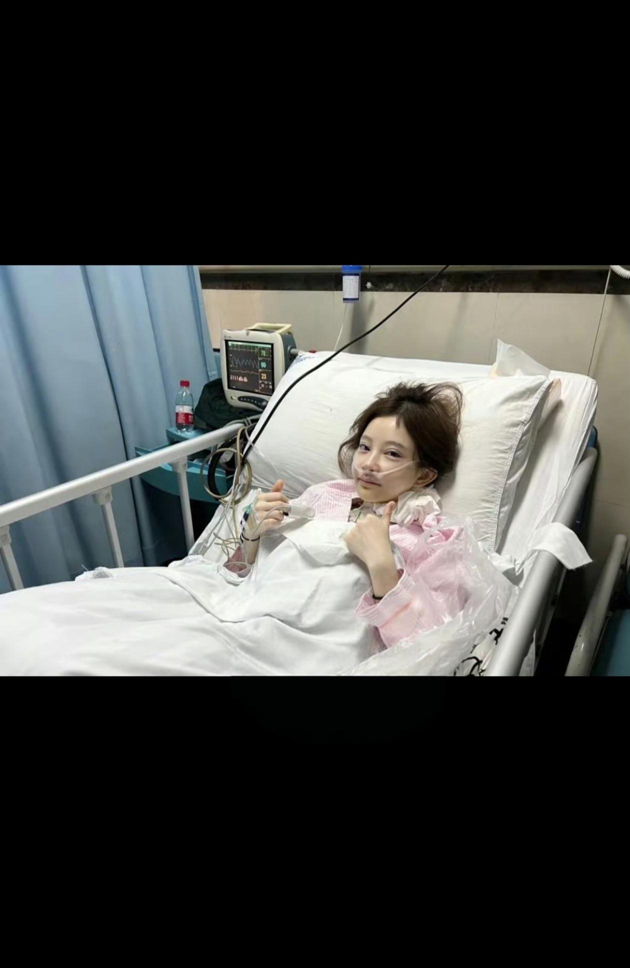 井冯提莫癌症复发真的牛，甲状腺癌晚期，31岁的
冯提莫从鬼门关走了一遭，归来还是