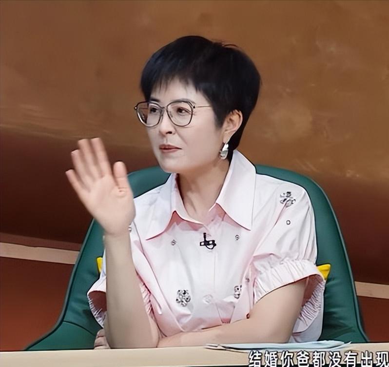 王心迪：“我和徐梦桃结婚的时候，我和我妈都去找了我爸，让他出席我的婚礼，但他很决