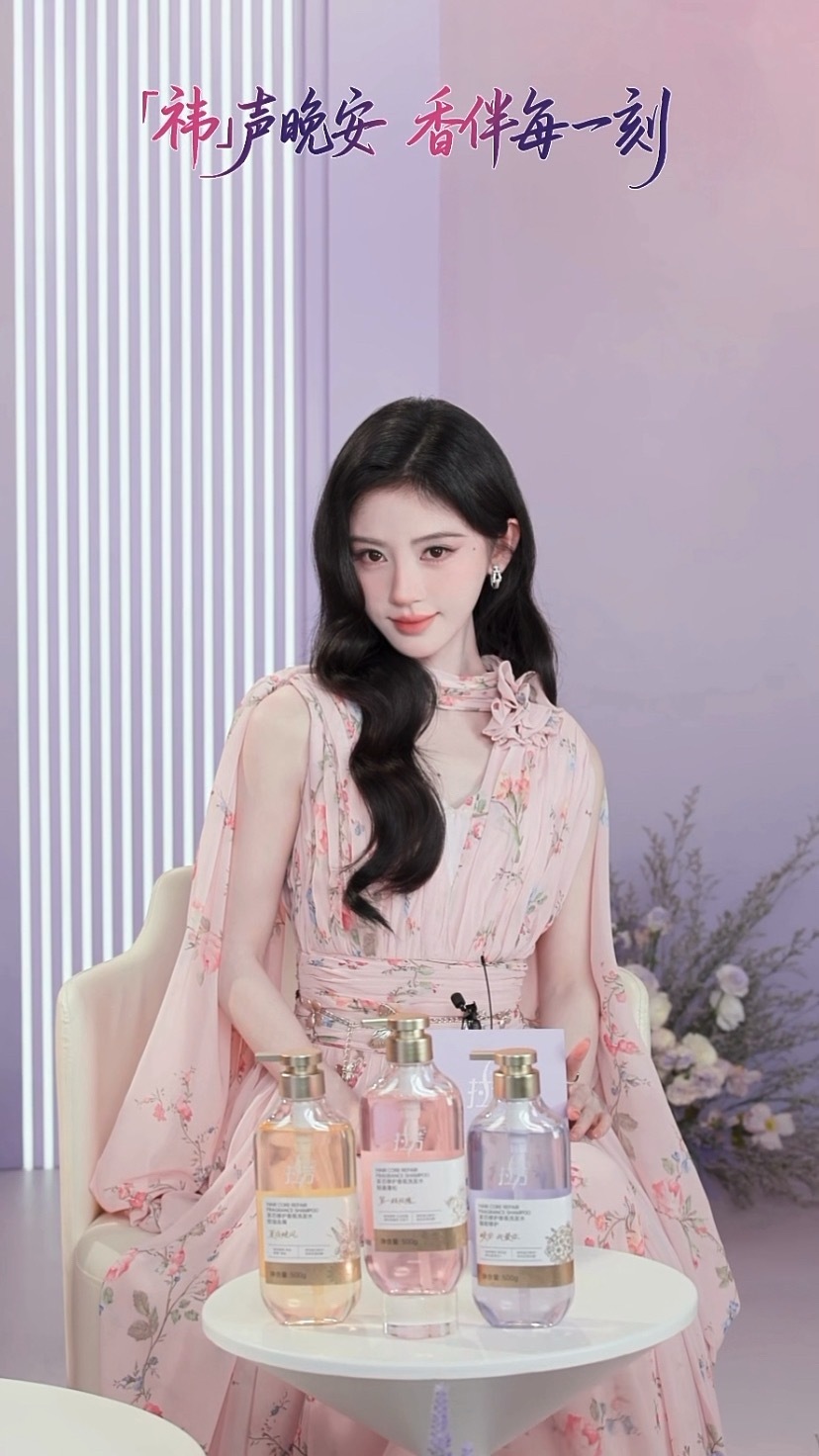 经典三连拍来啦😊🐱😚 ​​​