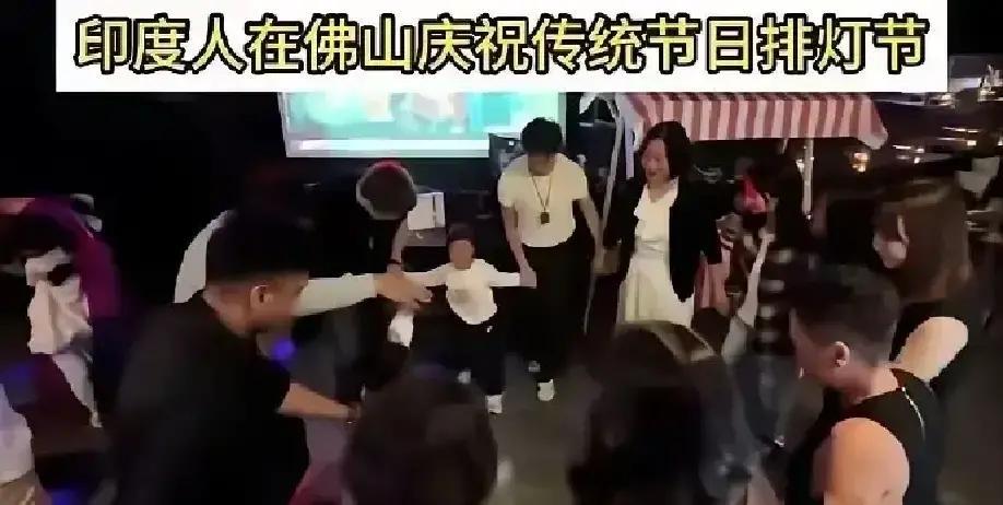 唉，来听听他们自己说的来理由有多真实吧！
近日，一位印度博主发视频介绍了自己和家