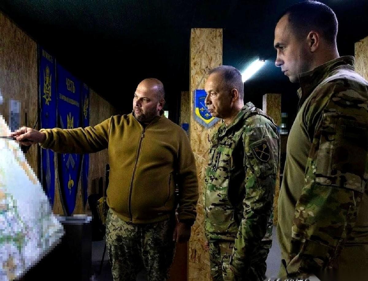 两个连，一辆德国猎豹防空车，浩浩荡荡，只为保他一个人的周全。
而被围困的兄弟们呢