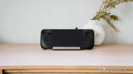 Valve官方近期上调了SteamDeckOLED两款机型的售价，行业内不少人都