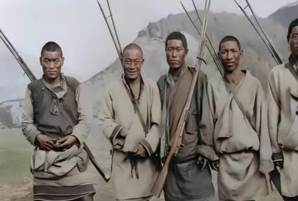 这是我国藏族藏民们用的“叉子枪”今天通过查询才知道，这种叉子枪是藏民们自己改造的