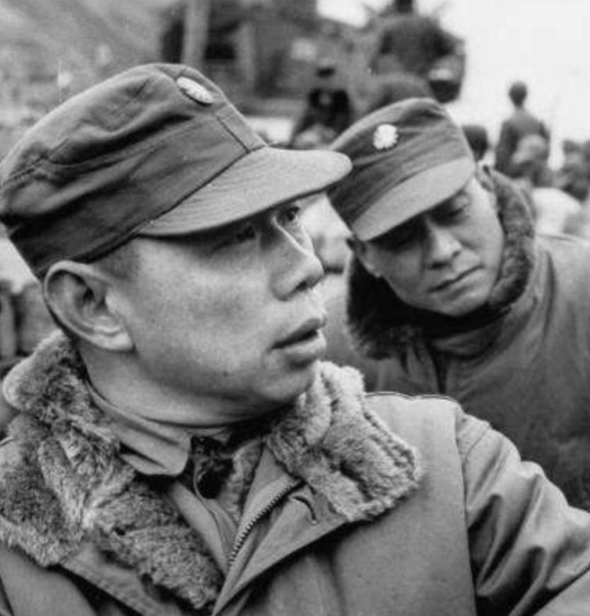 国军少将王元直在淮海战役中战败自杀，结果被解放军救下做了俘虏，然而他不仅没被关进