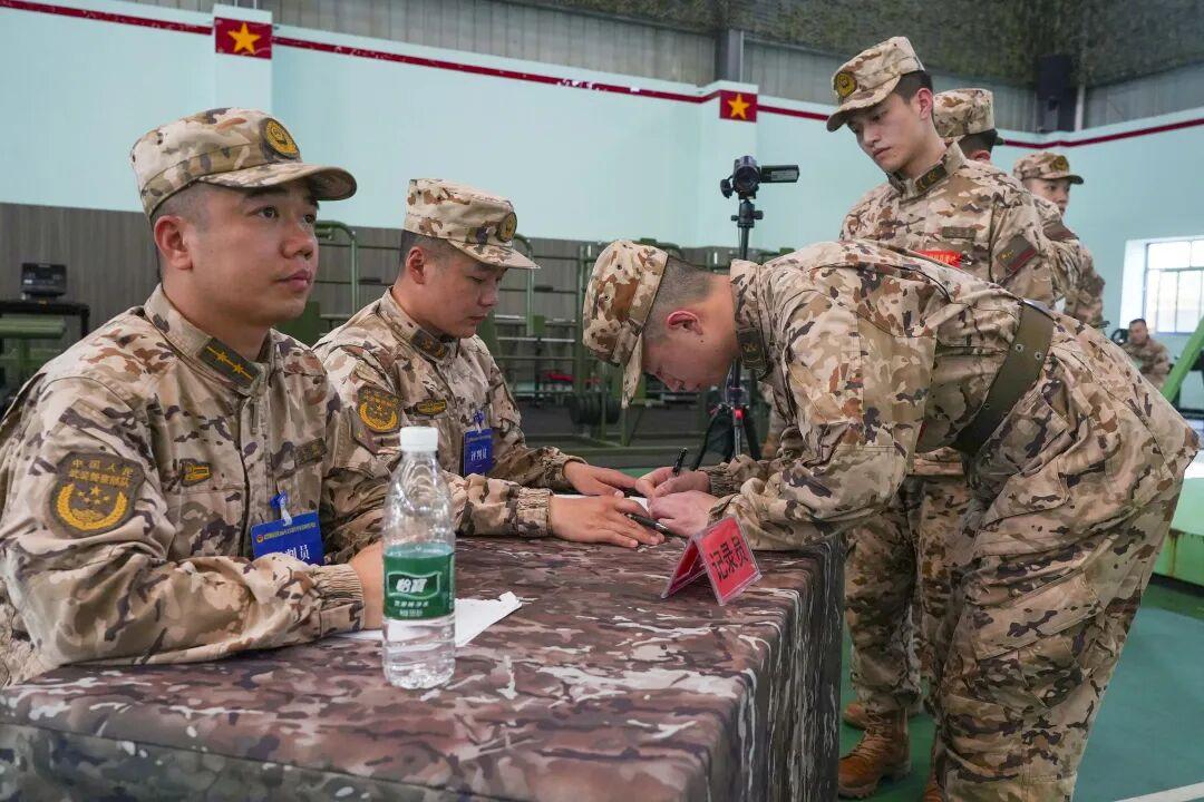 参军入伍时间主要分为上半年（春季，3月入伍）和下半年（秋季，9月入伍）。选择哪个