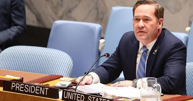 打了一个月以后，特朗普越打越急，伊朗占不到便宜，国内还面临进攻，他只好求和，但伊