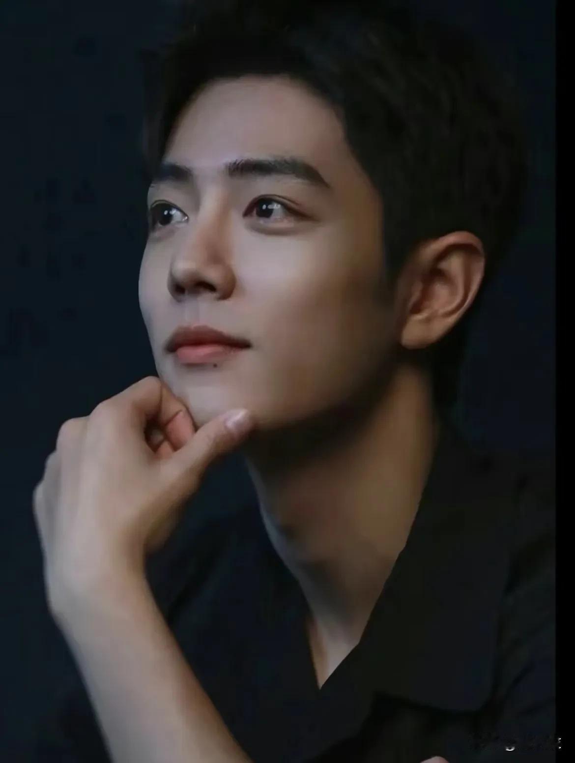 有从路人黑变成肖战路人粉的吗？有的有的，因为有网友说，我应该算吧。

我是纯纯小