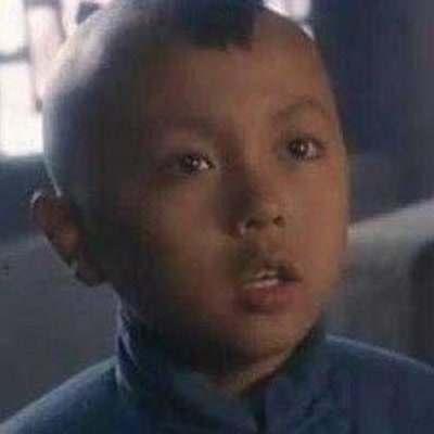 以前可喜欢谢苗这孩子了，长相端正，武打动作又好看！
听说他现在拍的电影票房不好，
