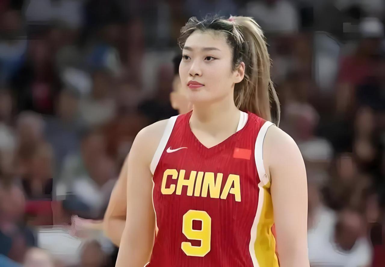 身高1.88米！李梦接班人找到了？是她吗？
关注中国女篮的球迷们，最近估计都有点