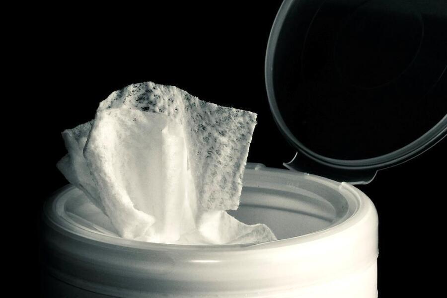 别轻信“防甲流”湿巾！冬季呼吸道疾病高发，这类消毒湿巾成了热销品，可不少都暗藏猫