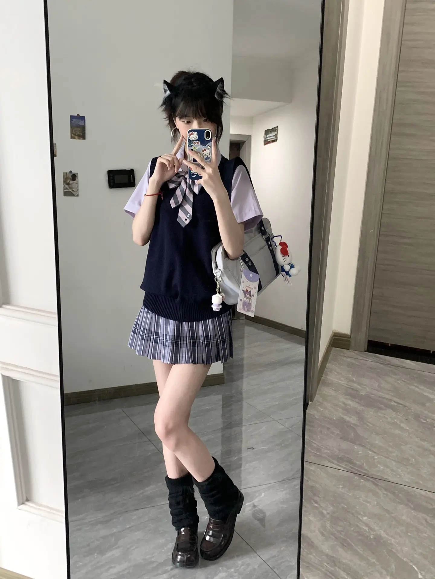 拼命地刷存在……