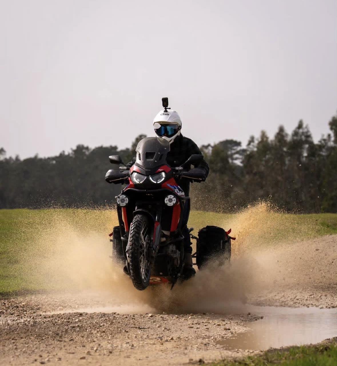 半生走过，最好的状态是：外表从容，内心丰盈。见过世故却不被裹挟，历经沧桑仍存柔软