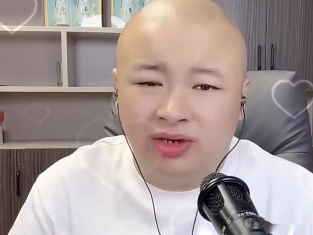 二驴被封！老狗称二驴把户外直播板块玩死了！阿厦吓得不敢直播怕当替罪羊！

二驴被