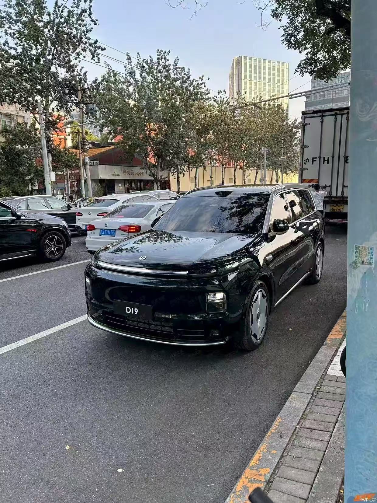 零跑D19全尺寸SUV要来了？！你别说这姿态还真不错能看到不少L9和M9的影子要